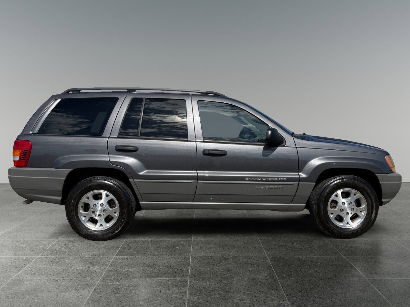 2002 Jeep Grand Cherokee Sport