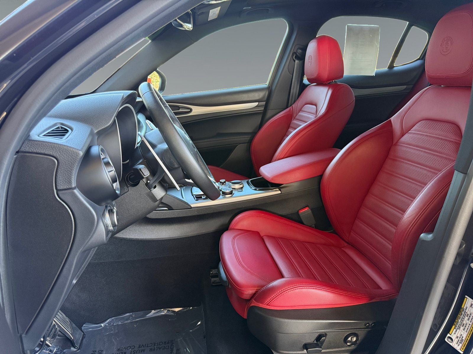 2025 Alfa Romeo Stelvio Base