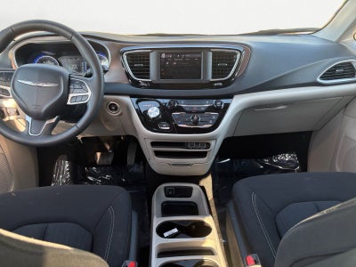 2024 Chrysler Voyager LX