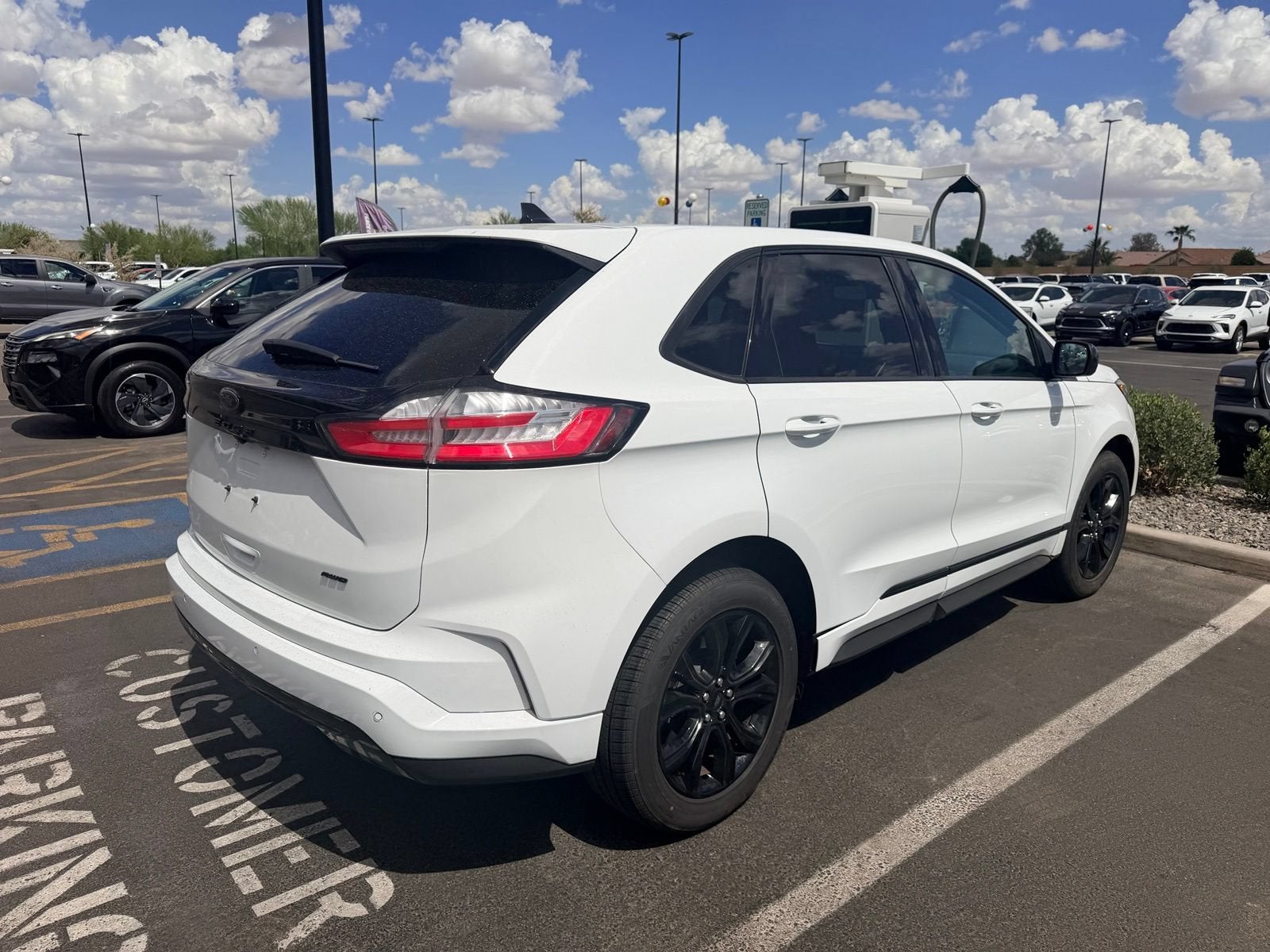 2024 Ford Edge SE