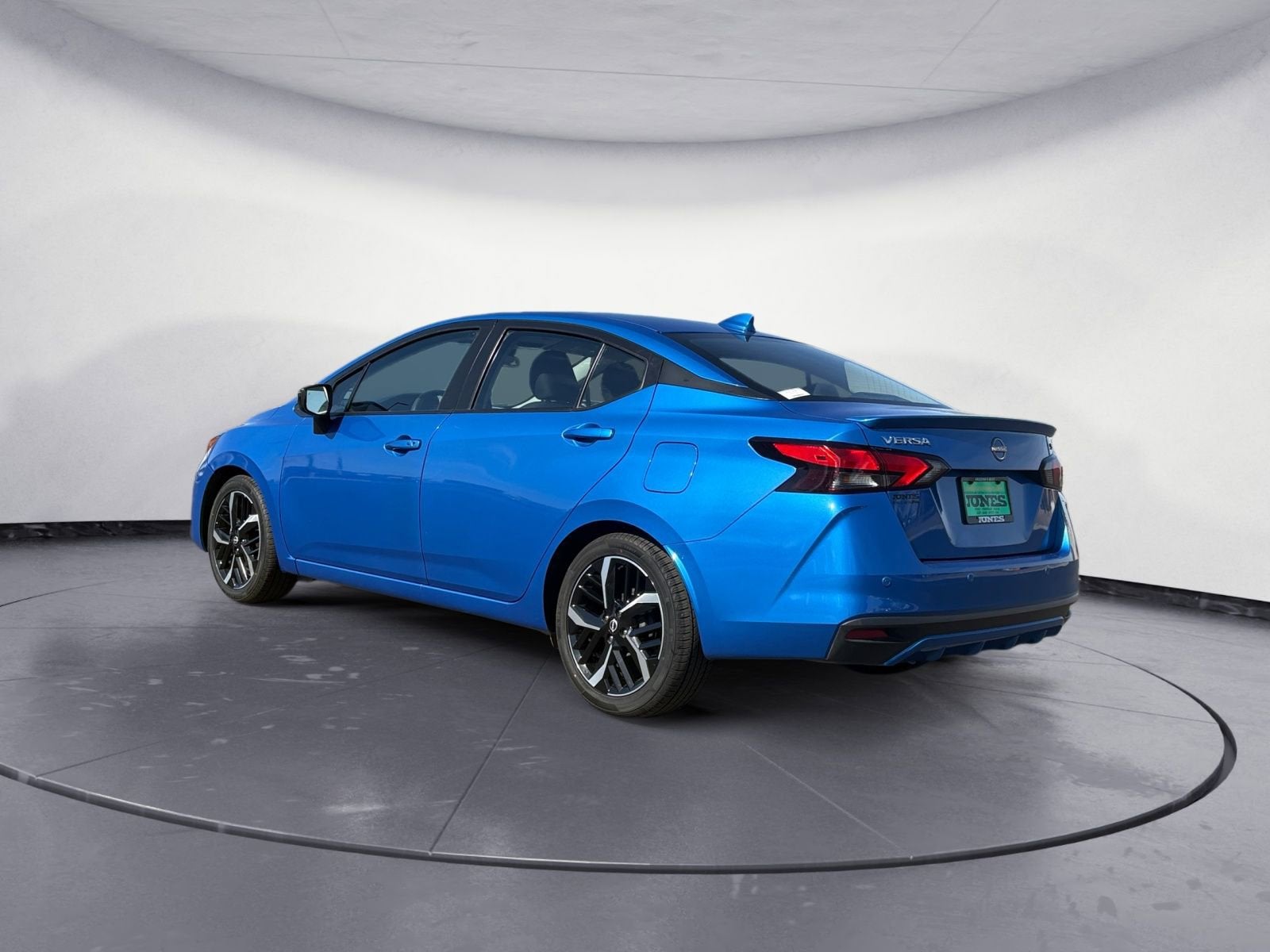 2024 Nissan Versa SR