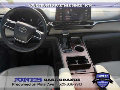 2023 Toyota Sienna XLE