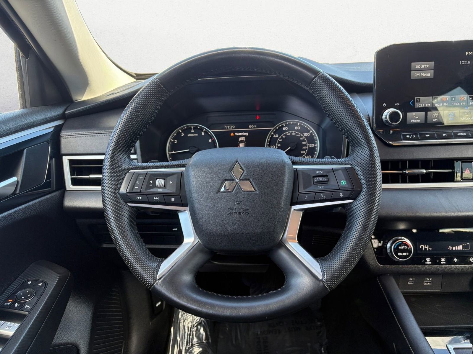 2023 Mitsubishi Outlander SE