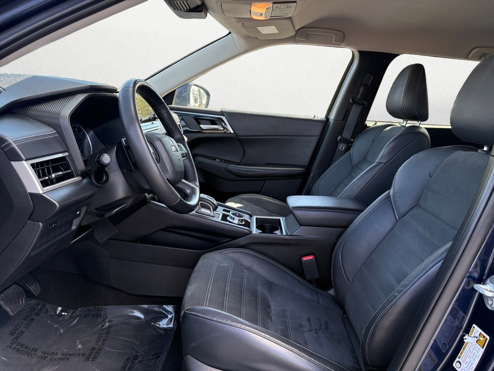 2023 Mitsubishi Outlander SE