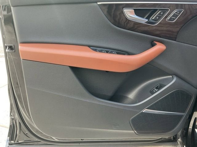 2022 Audi Q8 Premium Plus