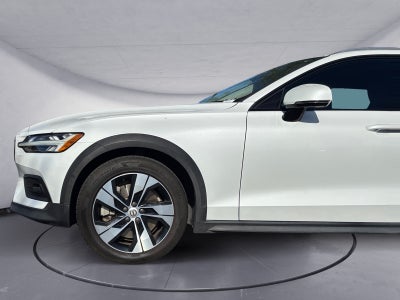 2021 Volvo V60 Cross Country T5