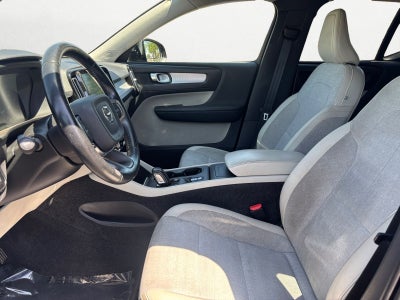 2020 Volvo XC40 Momentum