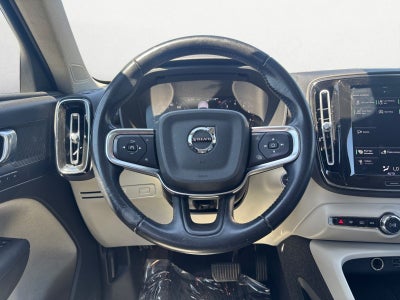 2020 Volvo XC40 Momentum