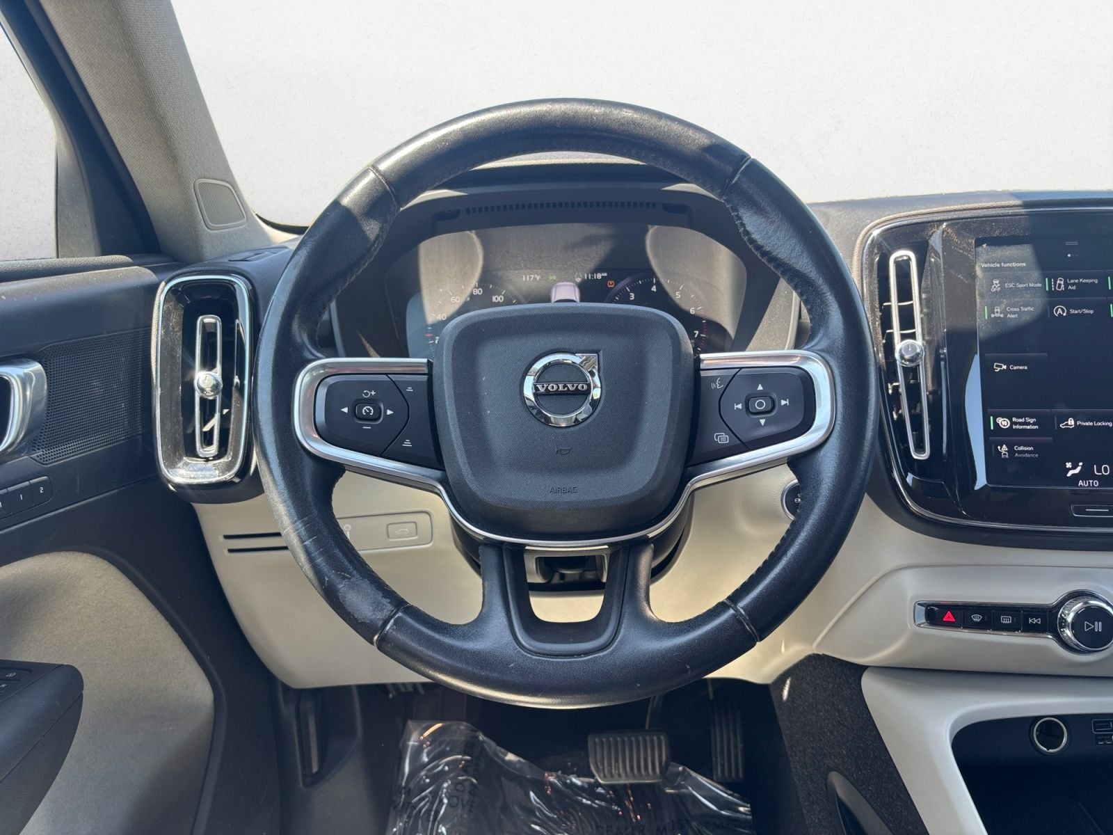 2020 Volvo XC40 Momentum