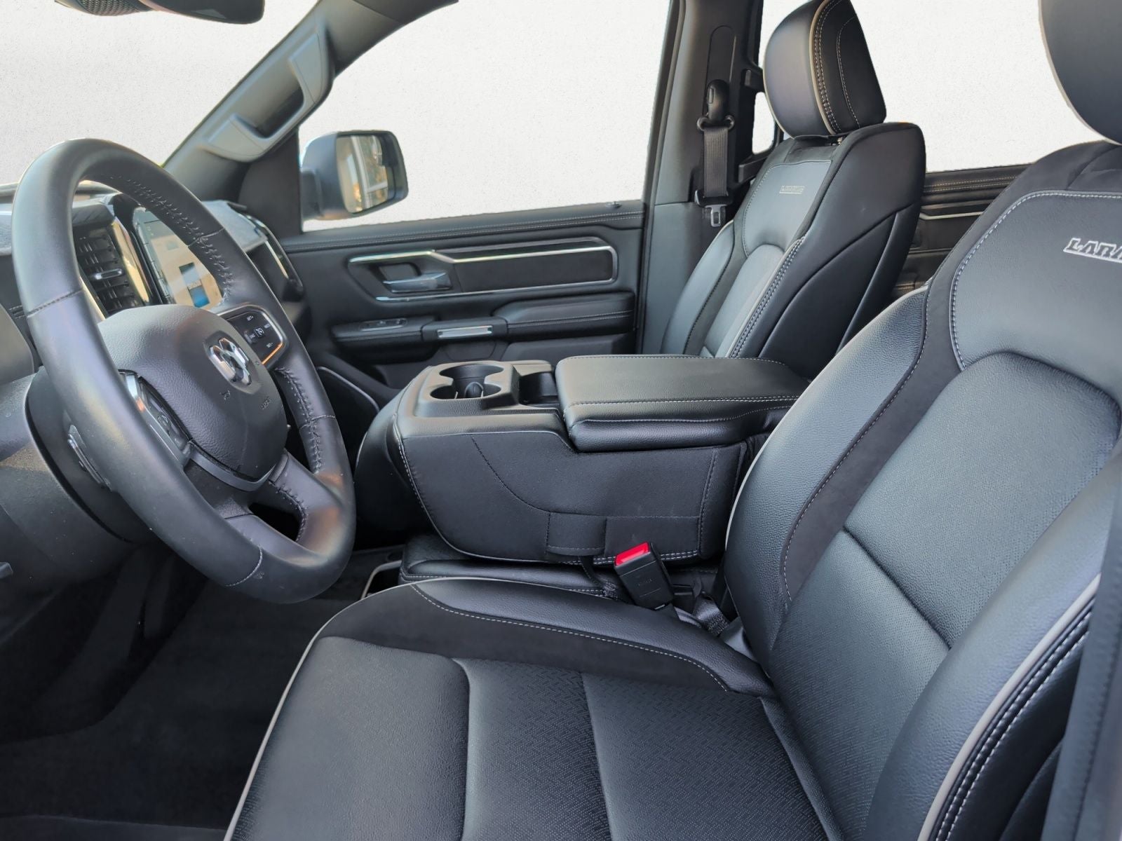 2024 RAM 1500 Laramie Crew Cab 4x4 5'7' Box