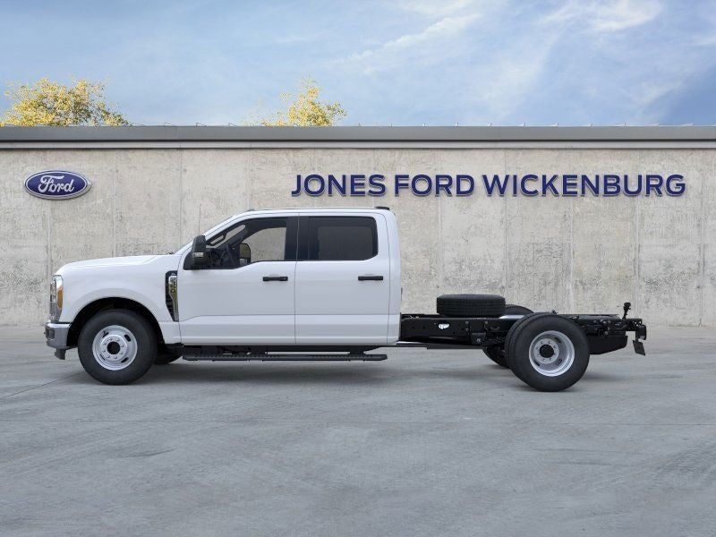 2025 Ford F-350 Chassis XL