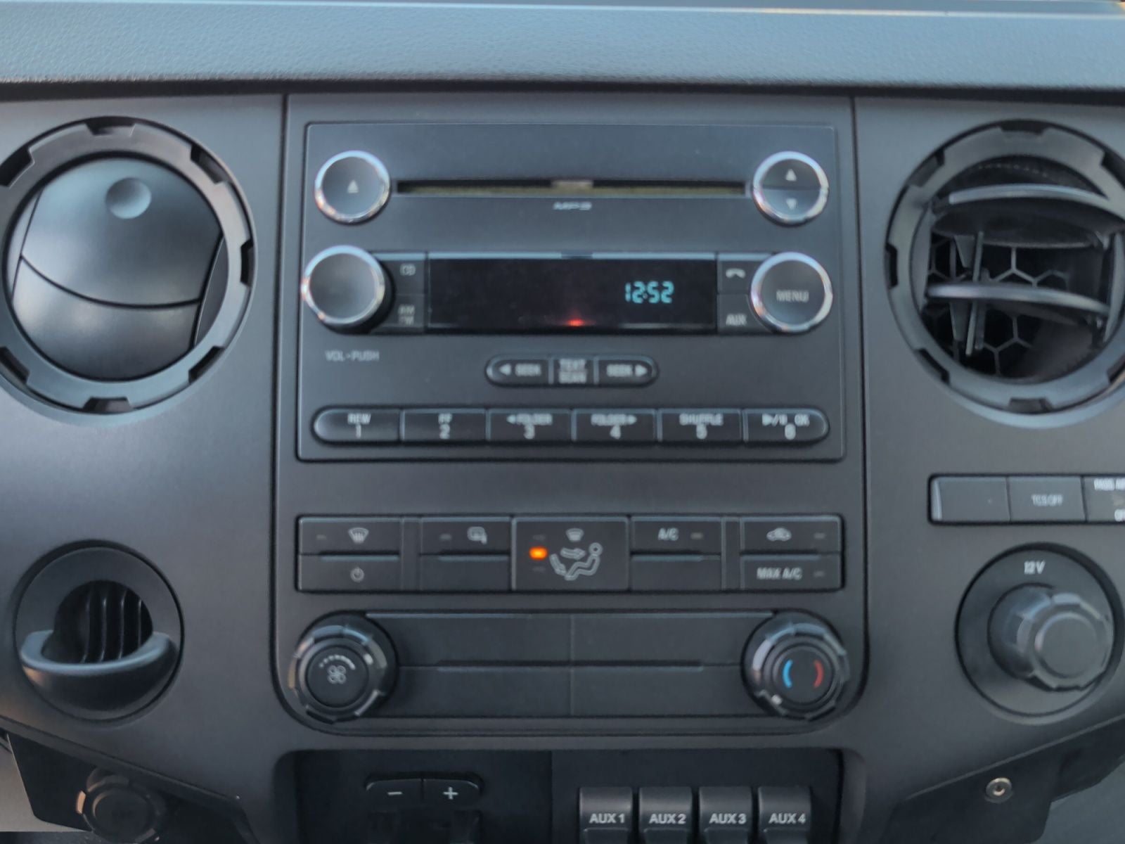 2014 Ford F-550 Chassis XL