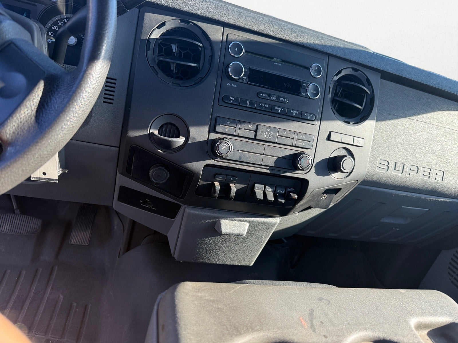 2014 Ford F-550 Chassis XL