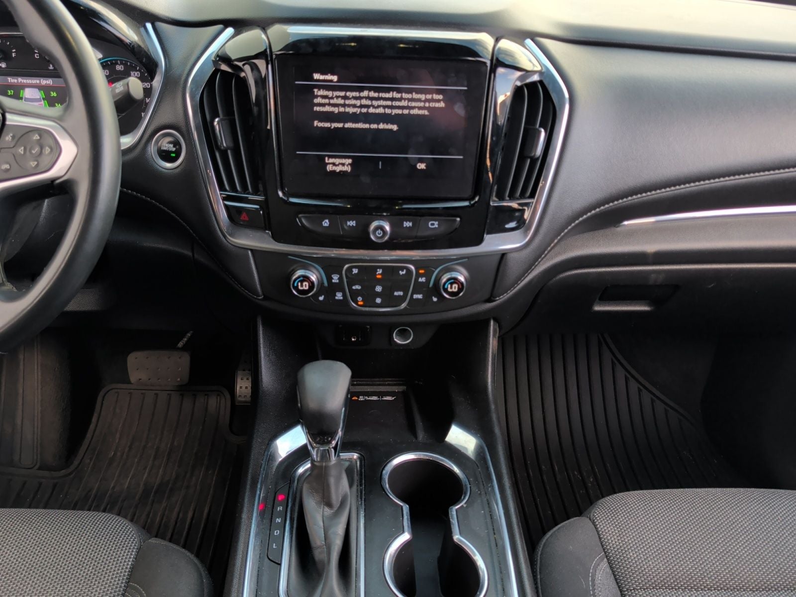 2023 Chevrolet Traverse FWD LT Cloth