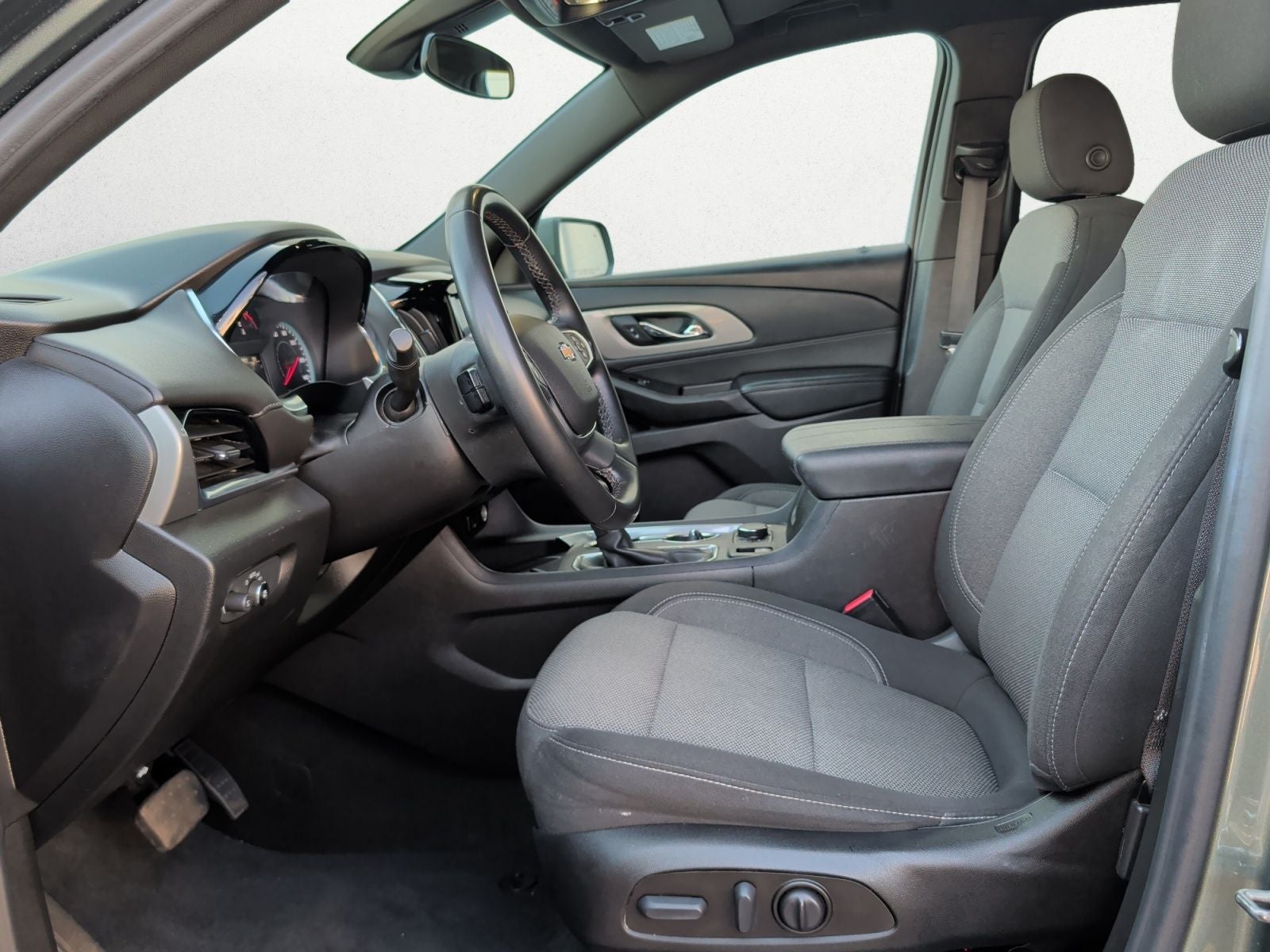 2023 Chevrolet Traverse FWD LT Cloth