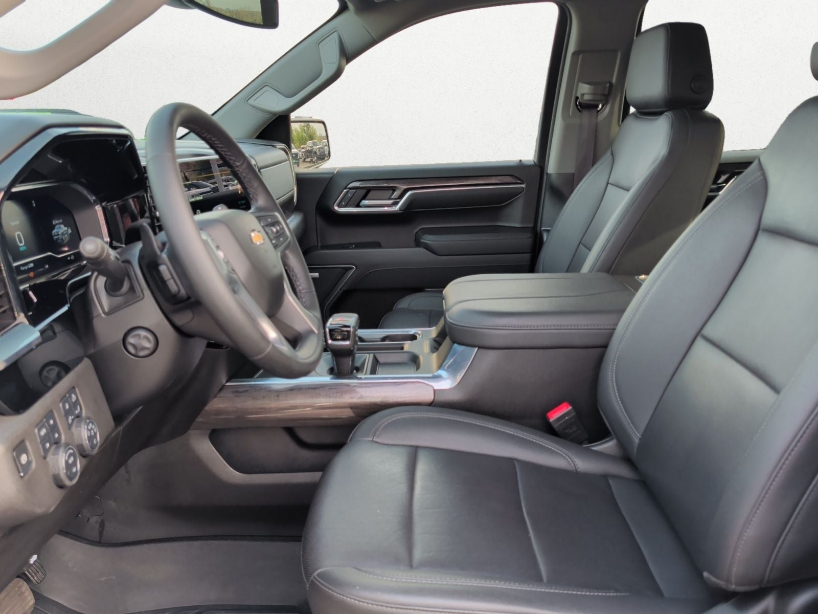 2024 Chevrolet Silverado 1500 4WD Crew Cab Short Bed LTZ