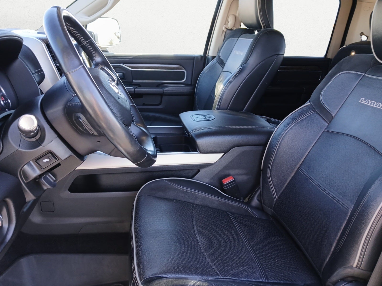 2021 RAM 3500 Laramie Crew Cab 4x4 8' Box