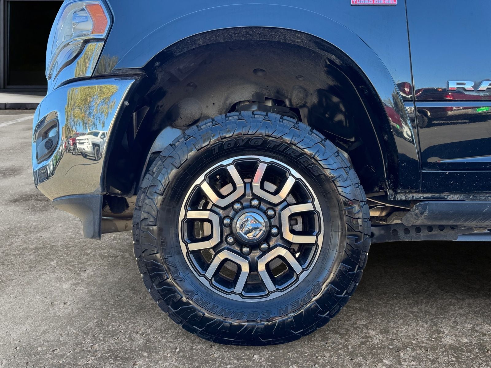 2019 RAM 3500 Longhorn Crew Cab 4x4 8' Box