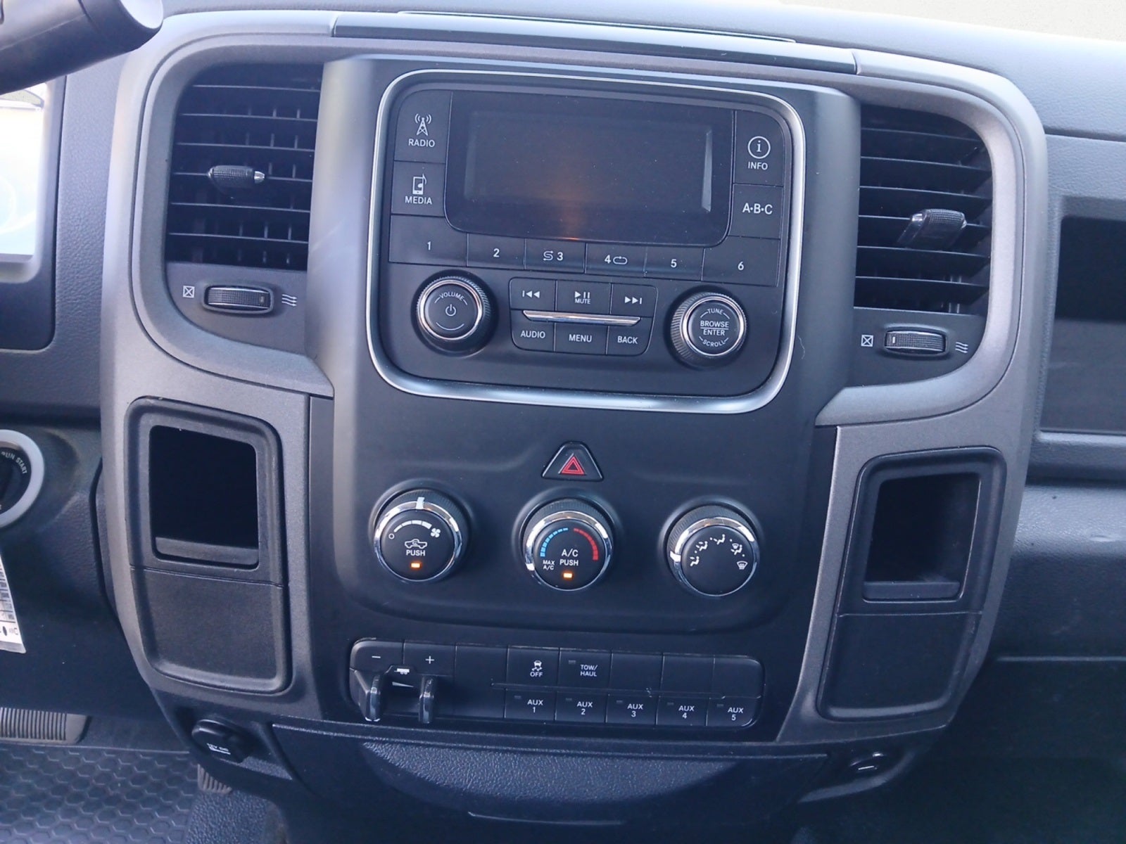 2018 RAM 3500 Chassis Tradesman/SLT