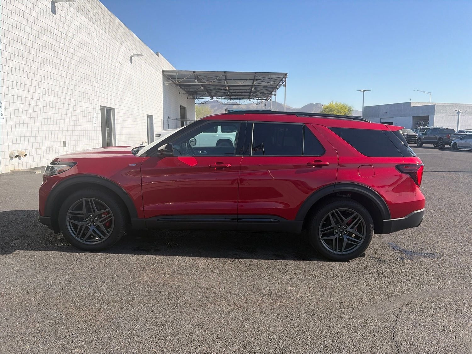 2025 Ford Explorer ST-Line
