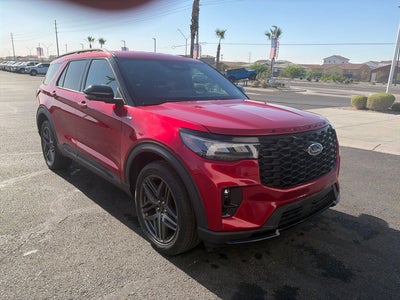 2025 Ford Explorer ST-Line