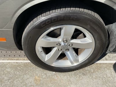 2009 Dodge Challenger SE