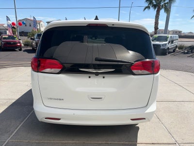2023 Chrysler Voyager LX