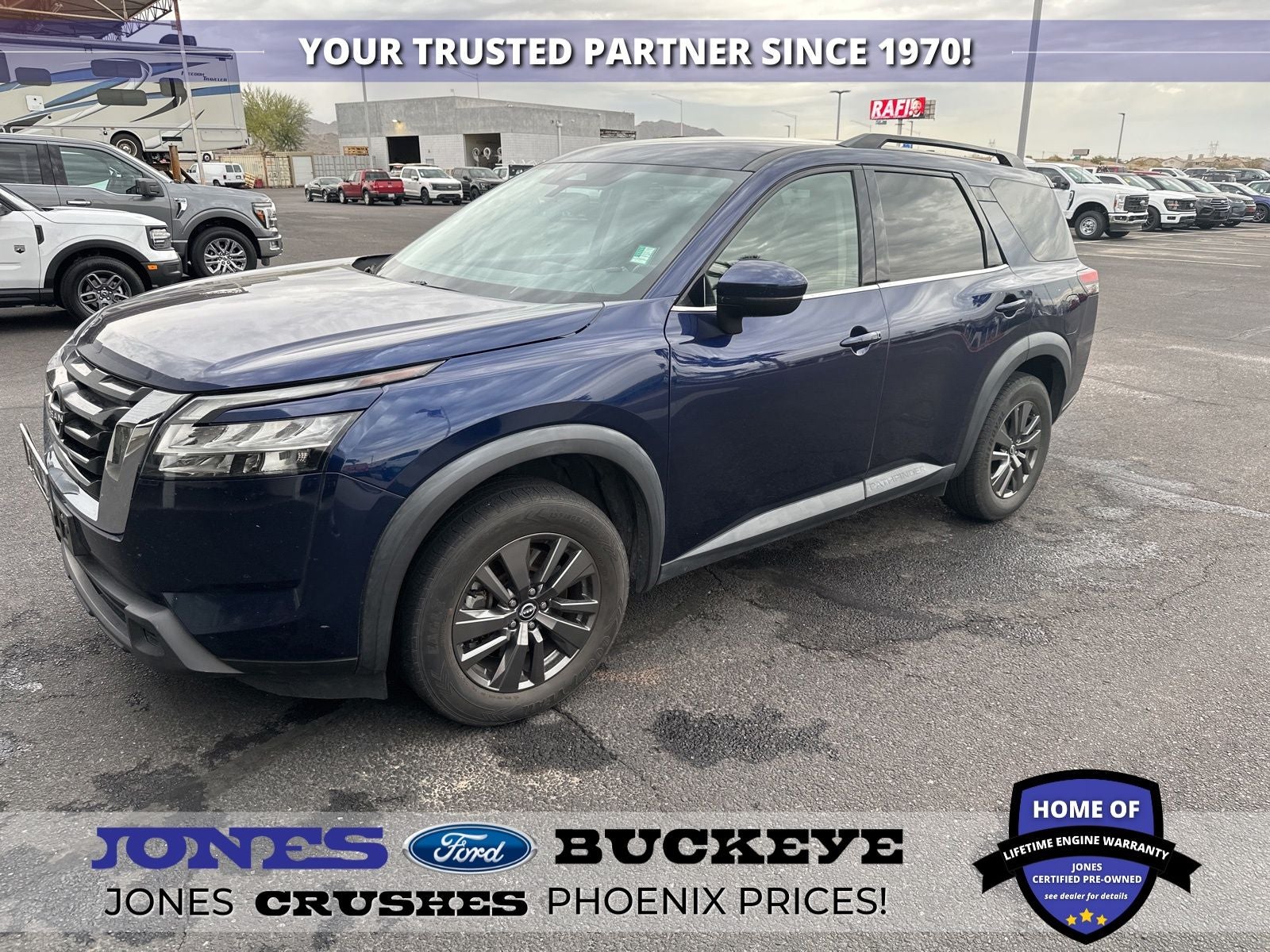 2022 Nissan Pathfinder SV