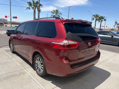 2019 Toyota Sienna XLE
