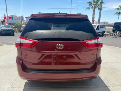 2019 Toyota Sienna XLE