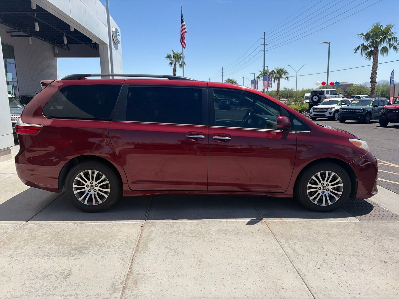 2019 Toyota Sienna XLE