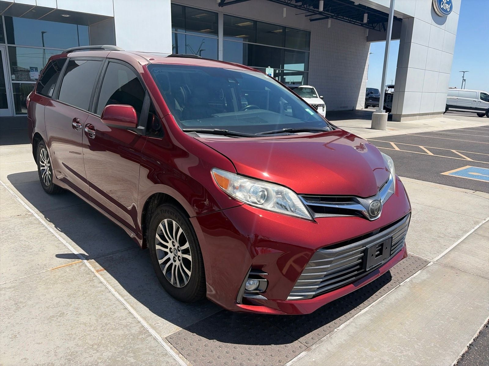 2019 Toyota Sienna XLE