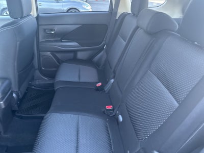 2016 Mitsubishi Outlander Base