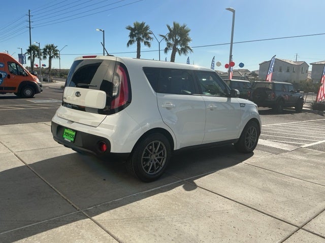 2017 Kia Soul Base